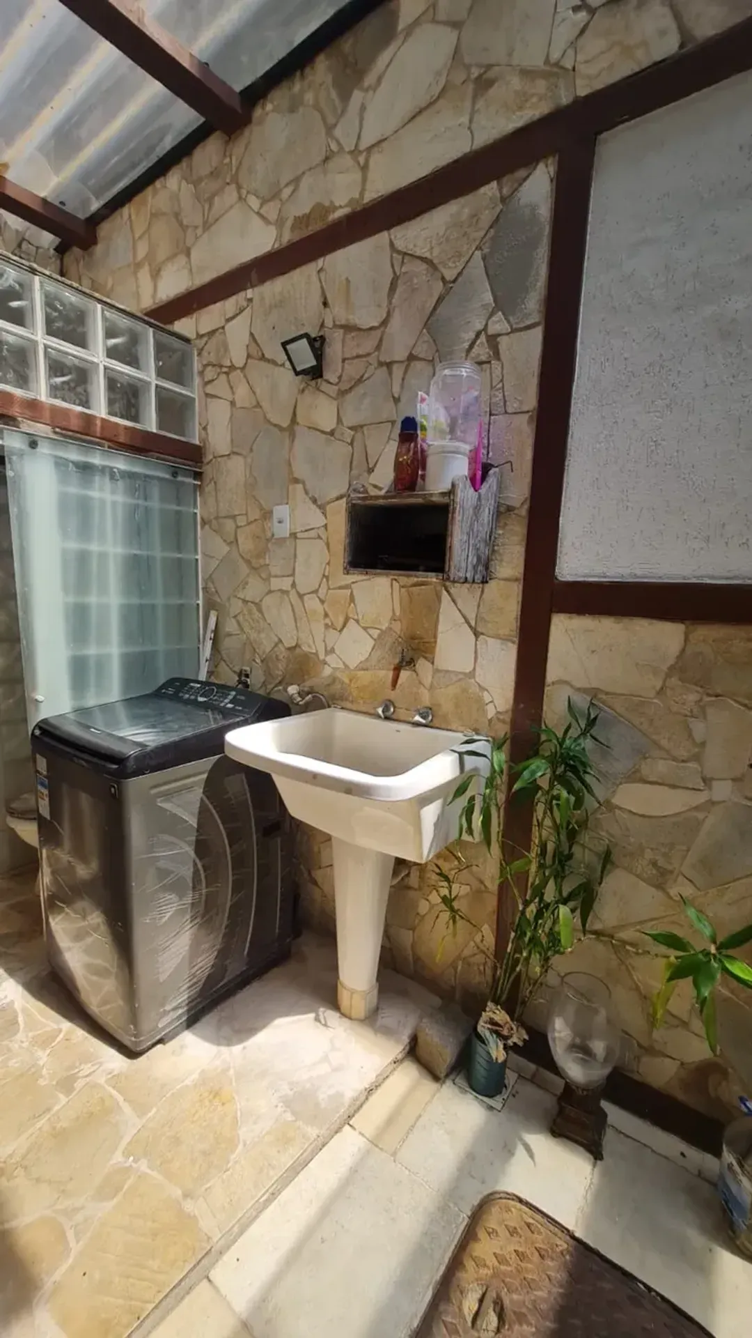 Furnished house 450 m² with 4 bedrooms and 4 bathrooms — photo 18