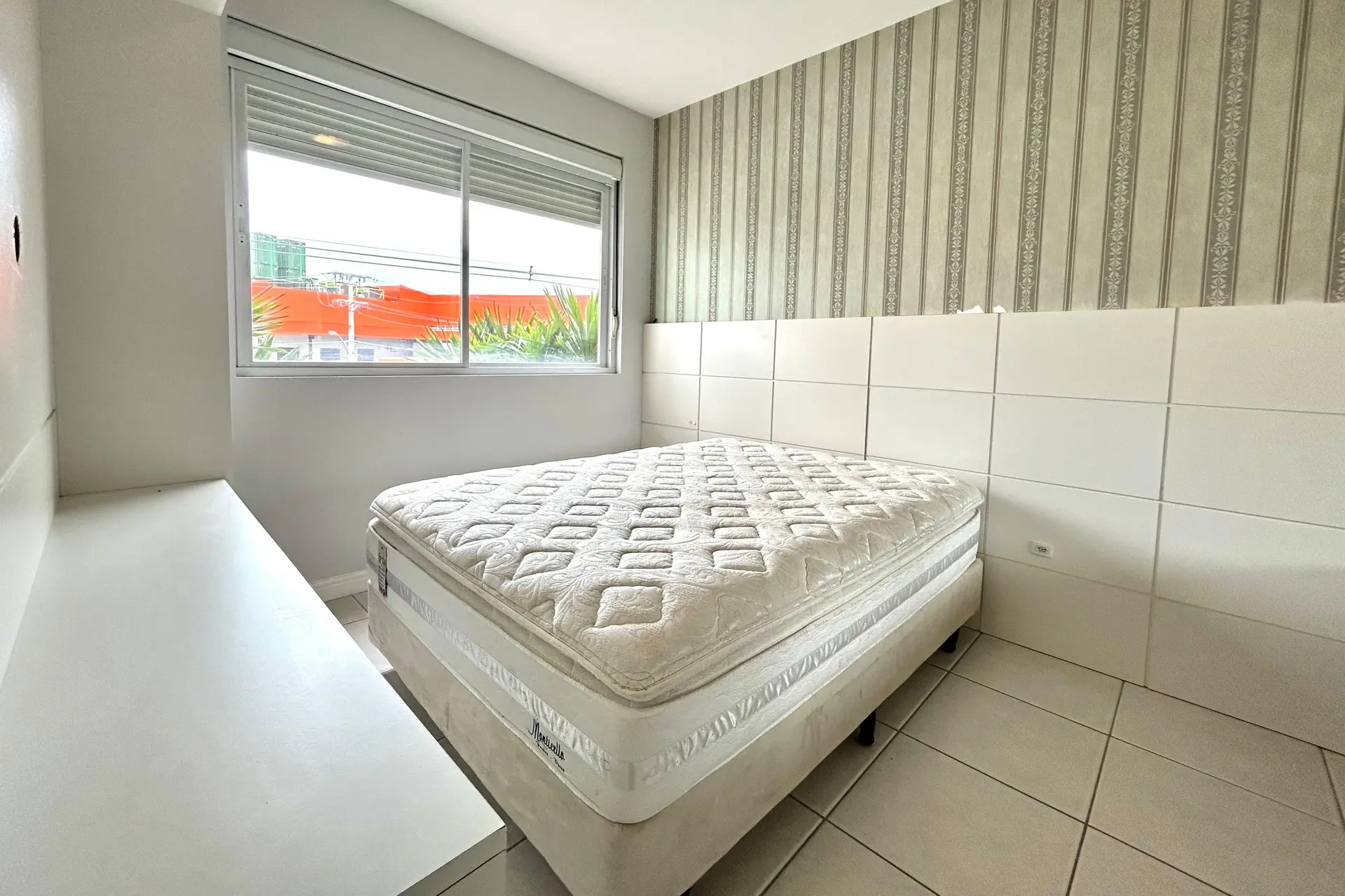 2-bedroom apartment in a building with a gym — photo 34