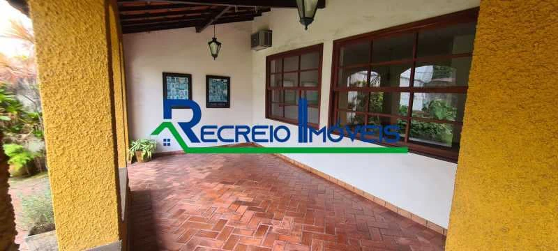 665 m² house with 5 bedrooms, 3 en-suites and 15 parking — photo 2