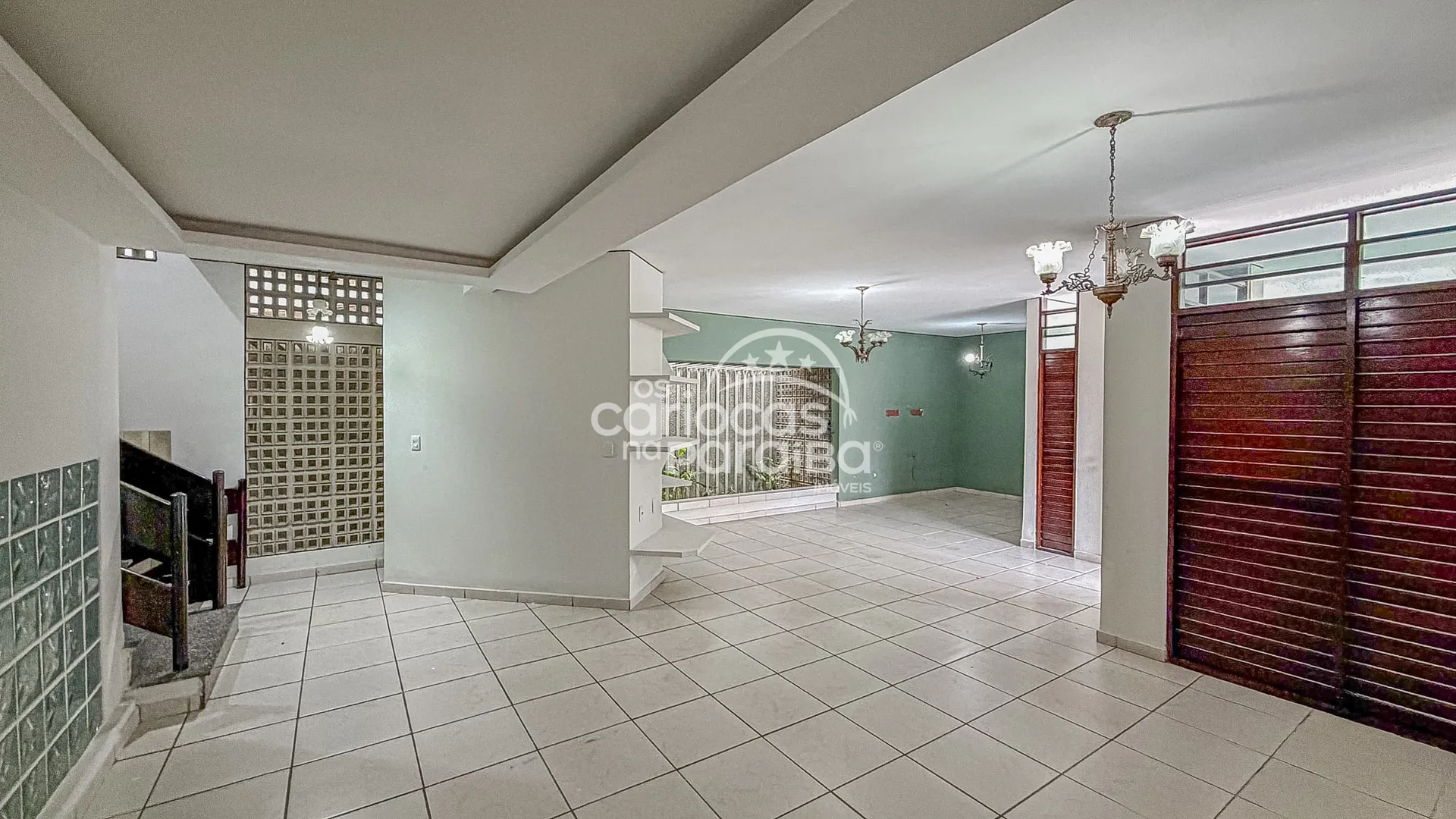 Casa con 3 suites y 5 plazas de garaje con jardín — photo 18