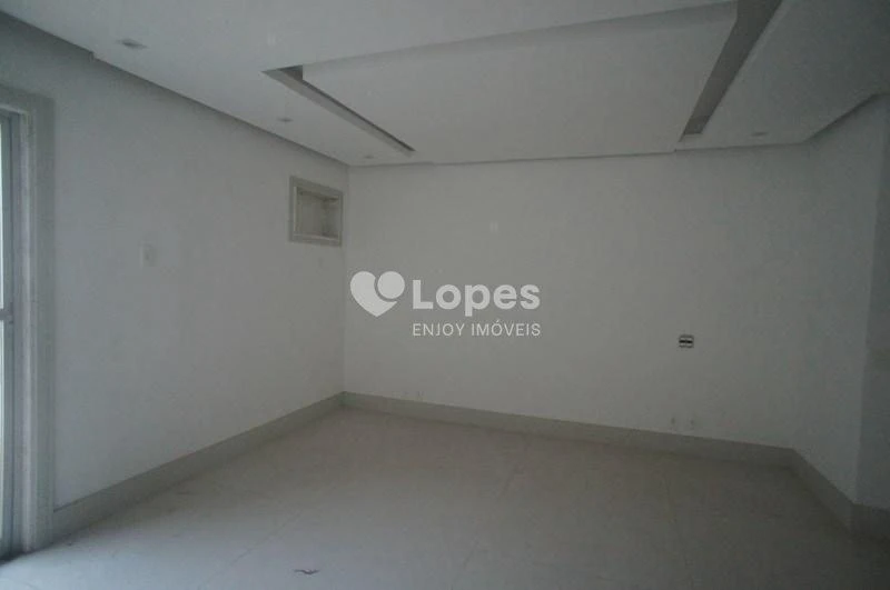 Furnished house, 330 m², with a glass-enclosed balcony — photo 7