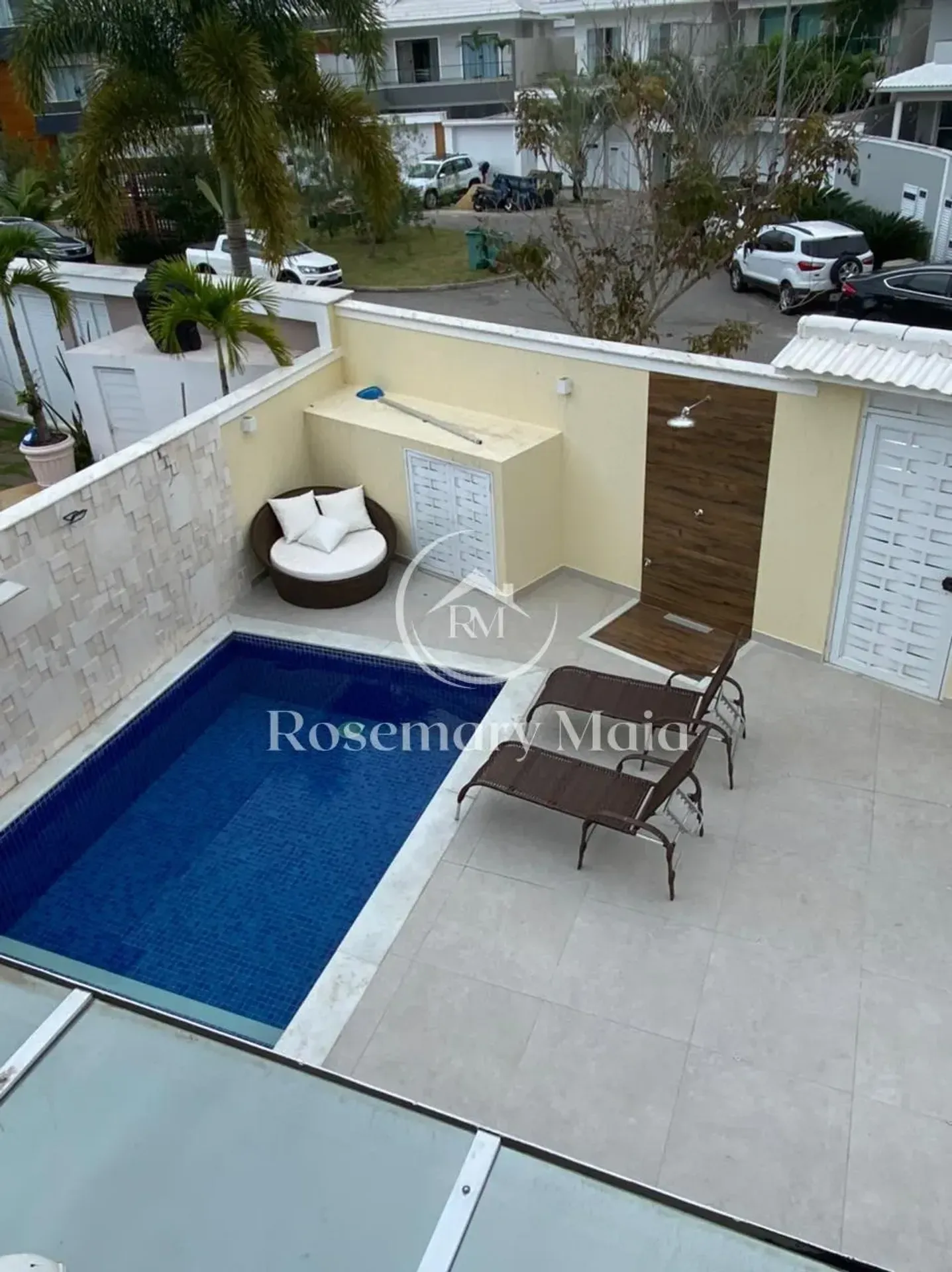 Furnished house with 4 bedrooms and 360 m² — photo 17