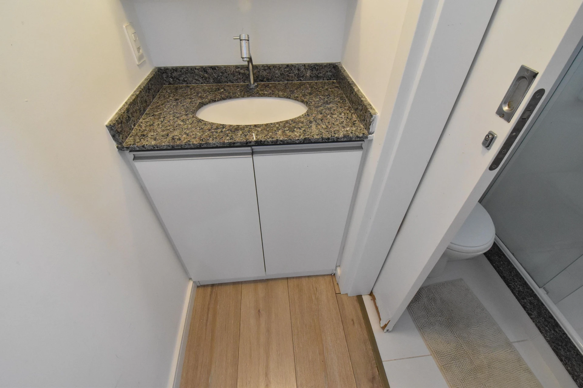 Студия 17 м² со стиральной машиной и рабочим местом — photo 8