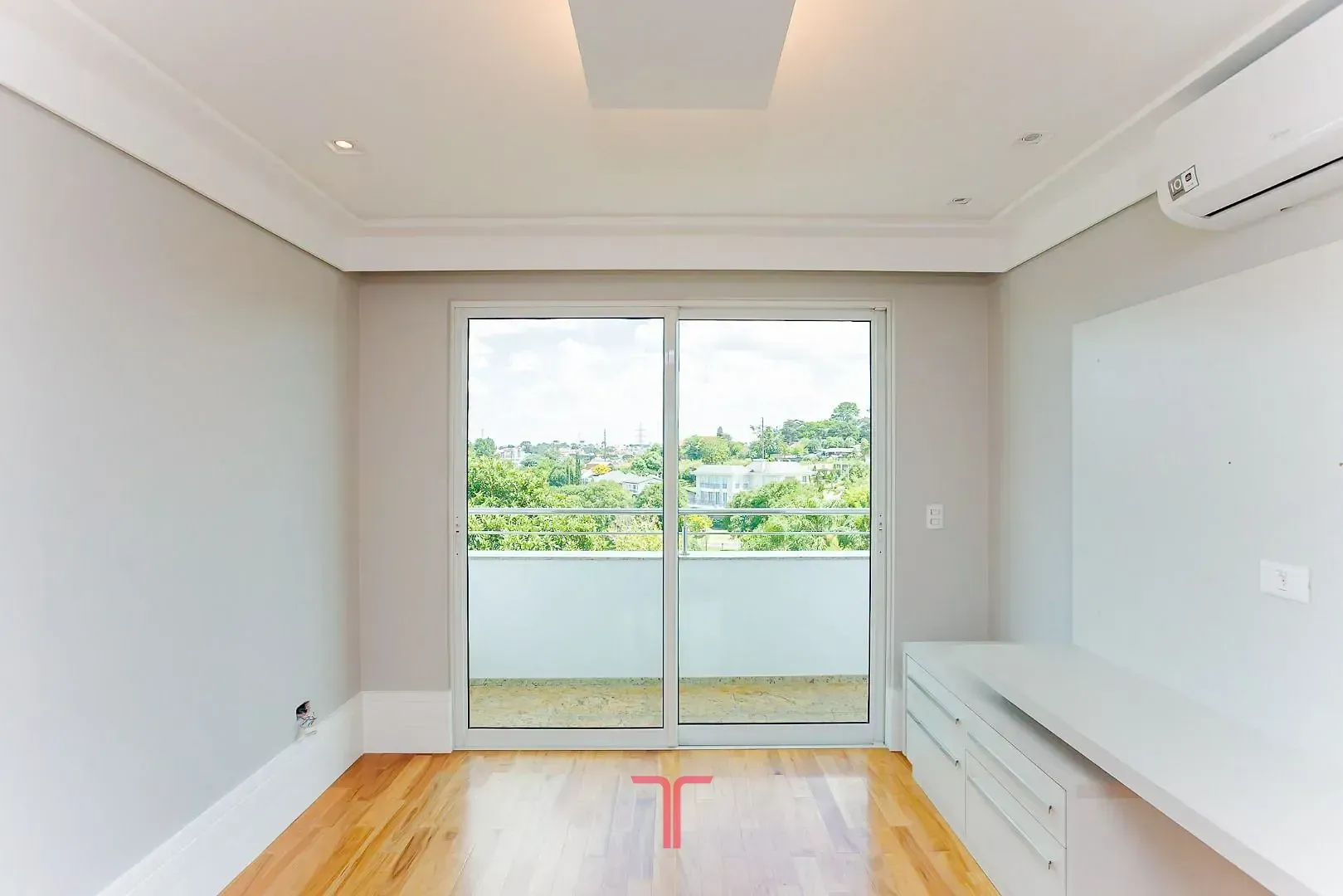 Дом 550 м² с 5 спальнями и приватным садом — photo 154