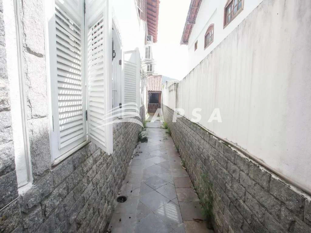 Duplex house with 4 bedrooms, 5 baths and a gas stove — photo 20