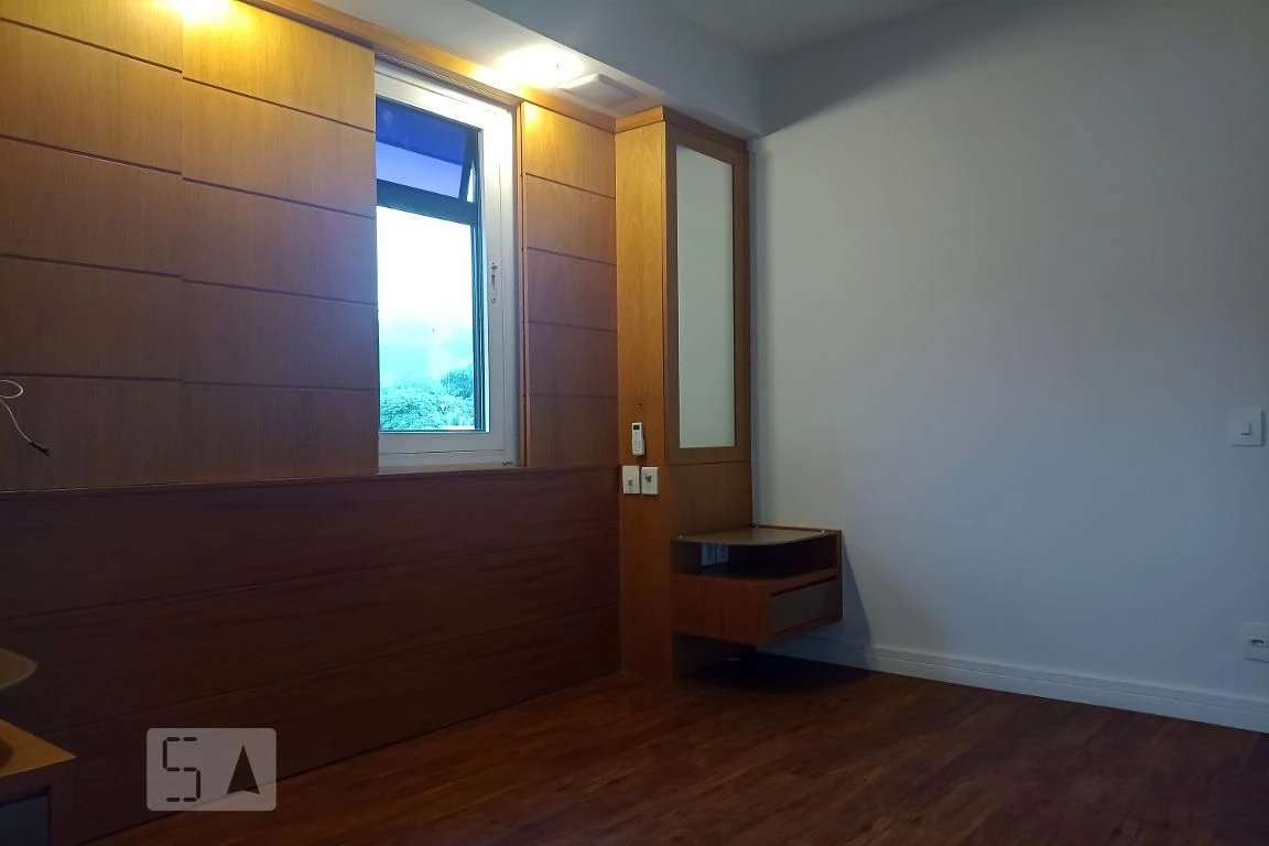Apartamento de 4 quartos com janelas do piso ao teto — photo 114