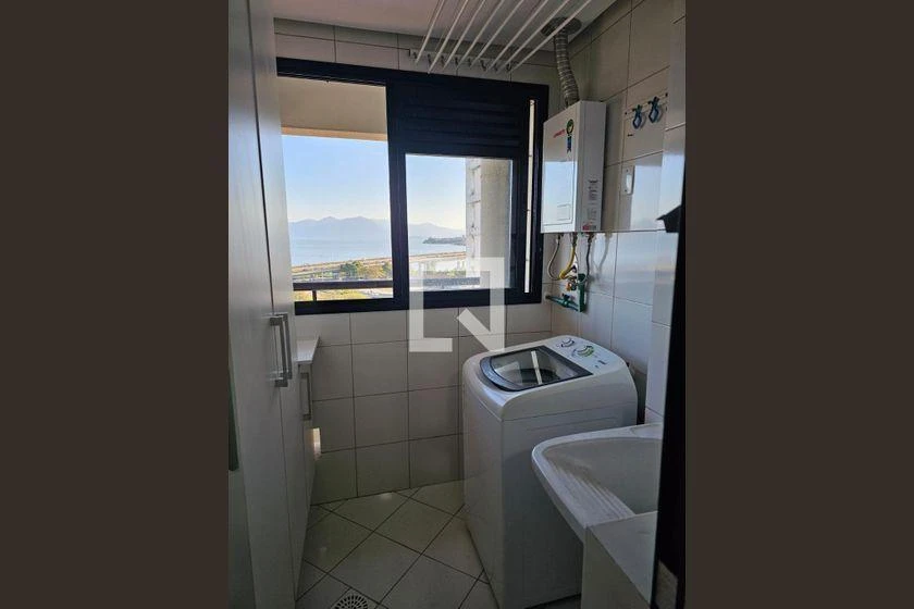 3-bedroom apartment with a water view in Florianópolis — photo 23