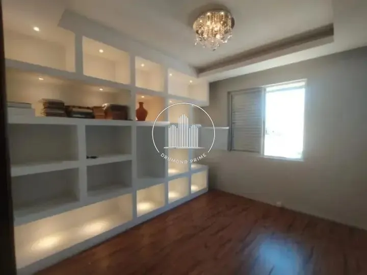 4-bedroom apartment in a building with a pool — photo 27