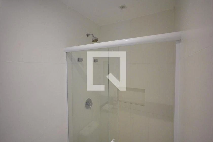 Furnished 1-bedroom apartment with built-in wardrobes — photo 14
