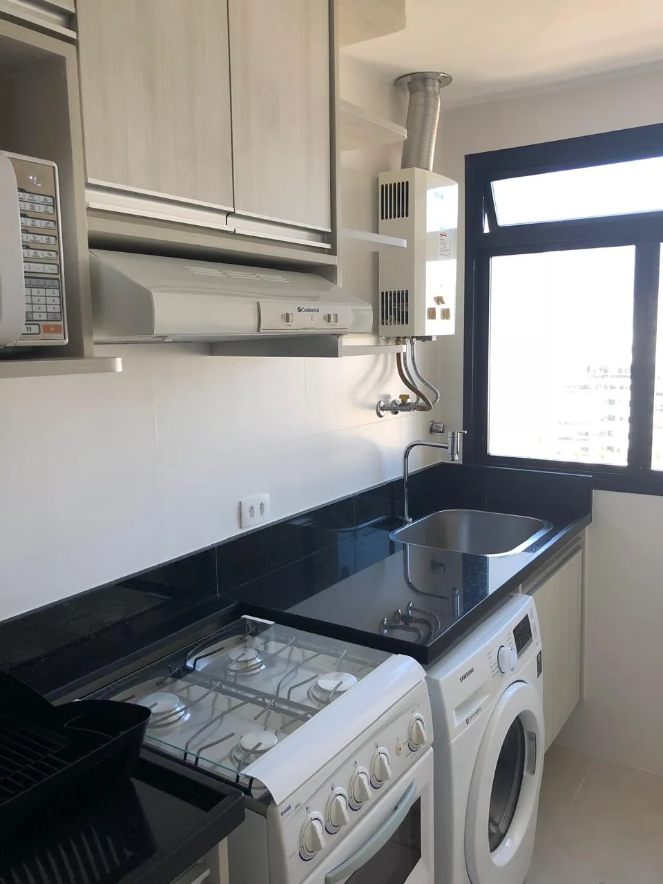 Furnished 1-bedroom apartment with 1 parking space — photo 2
