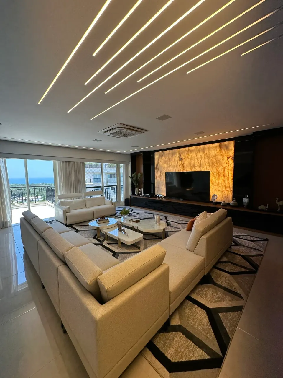 Duplex apartment with 600 m², 4 bedrooms and 4 parking — photo 13