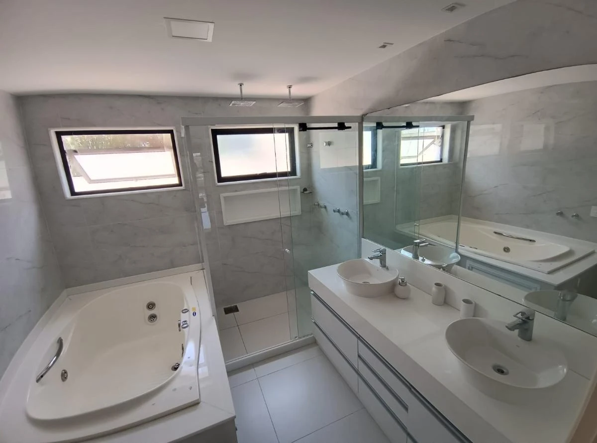 Condominium house with 500 m², 5 bedrooms and 3 en-suites — photo 10