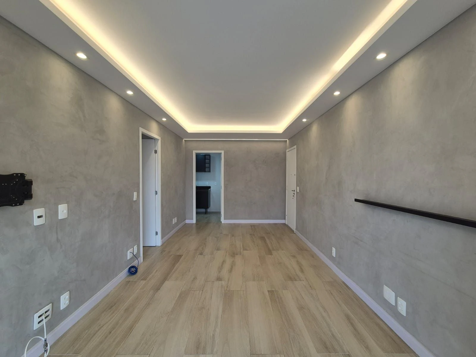 Квартира 74 м² з власним басейном та заскленим балконом — photo 7