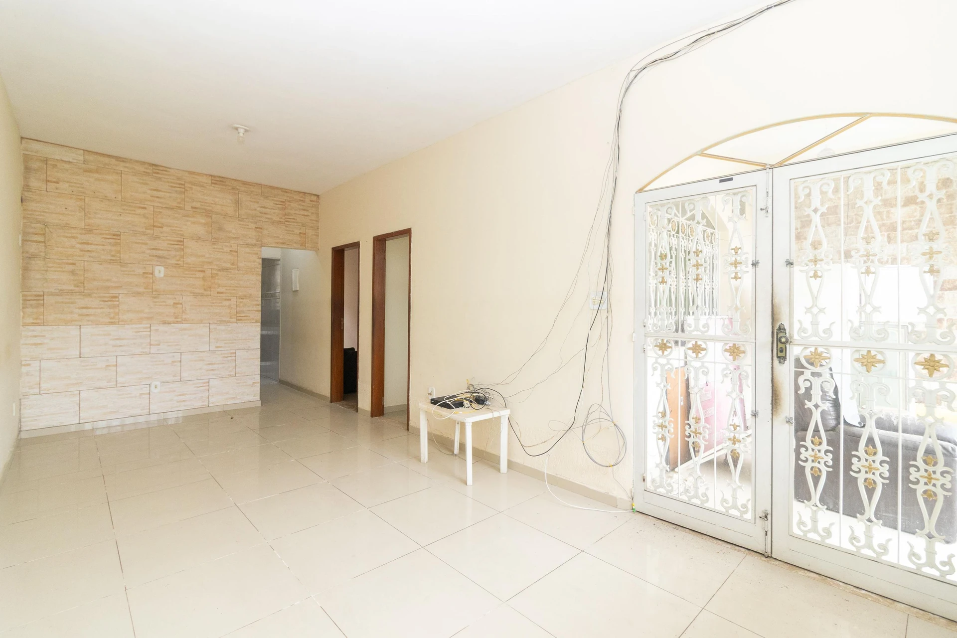 Glass-enclosed balcony in a 3-bedroom house, 110 m² — photo 24