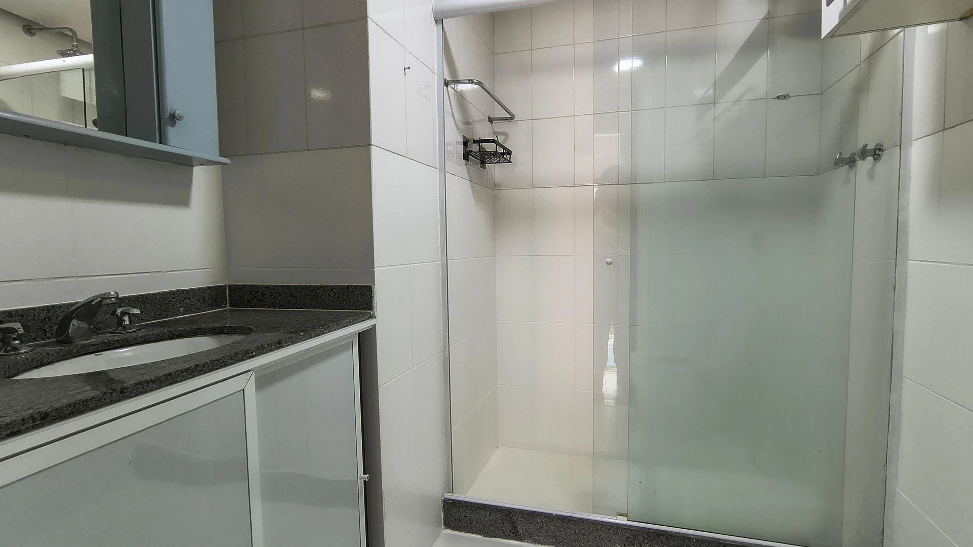 Apartment with 3 en-suite bedrooms and 5 baths, 2 parking — photo 25