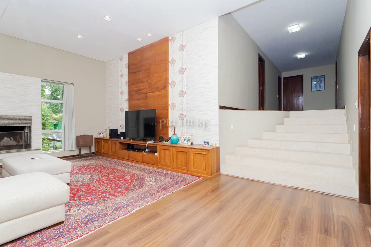Меблированный дом с 4 спальнями и 5 ванными 716 м² — photo 4