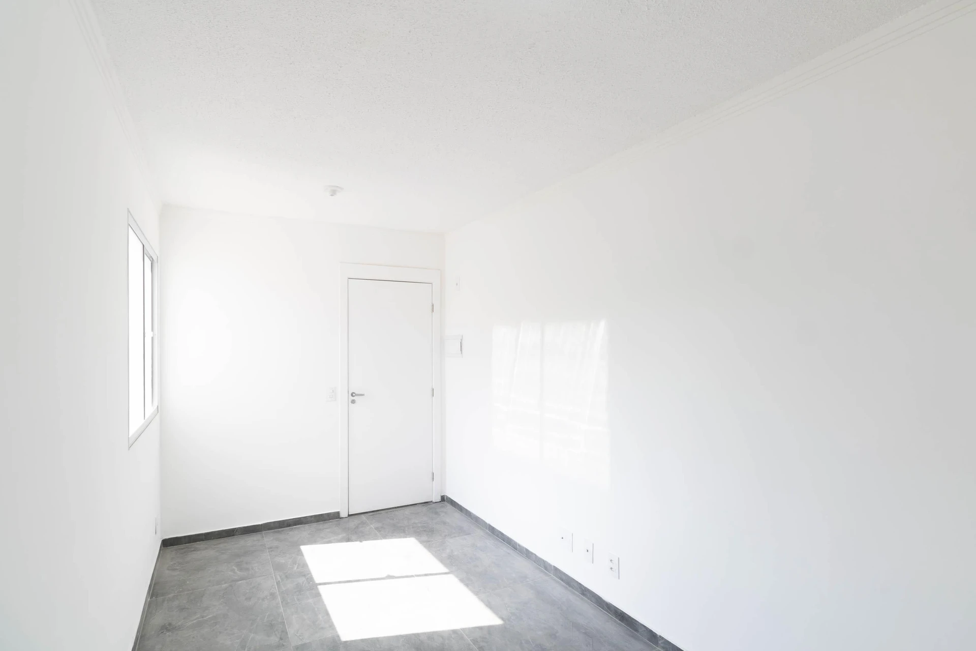 2-bedroom apartment with 1 bathroom and no parking — photo 32