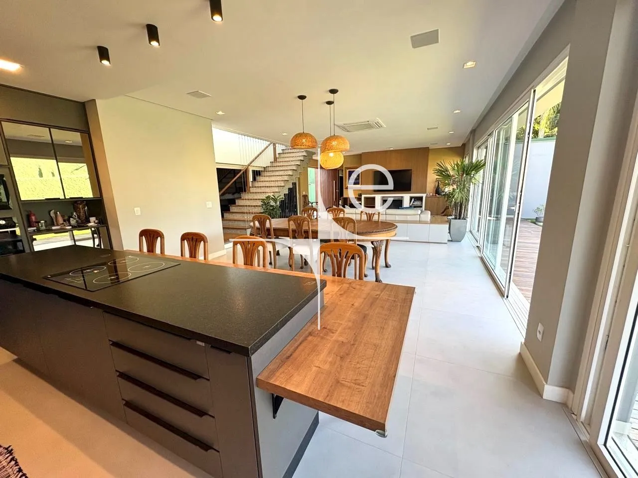 Furnished house with 4 en-suite bedrooms, balcony — photo 11
