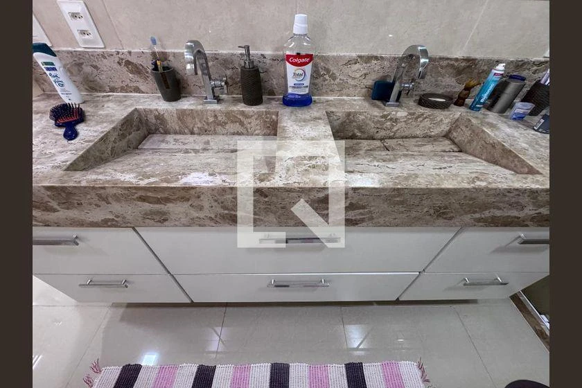 Furnished 367 m² apartment with 4 bedrooms and 3 parking — photo 32