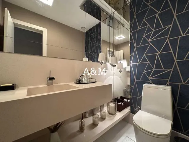 Rental apartment with 4 bedrooms and 5 bathrooms — photo 15
