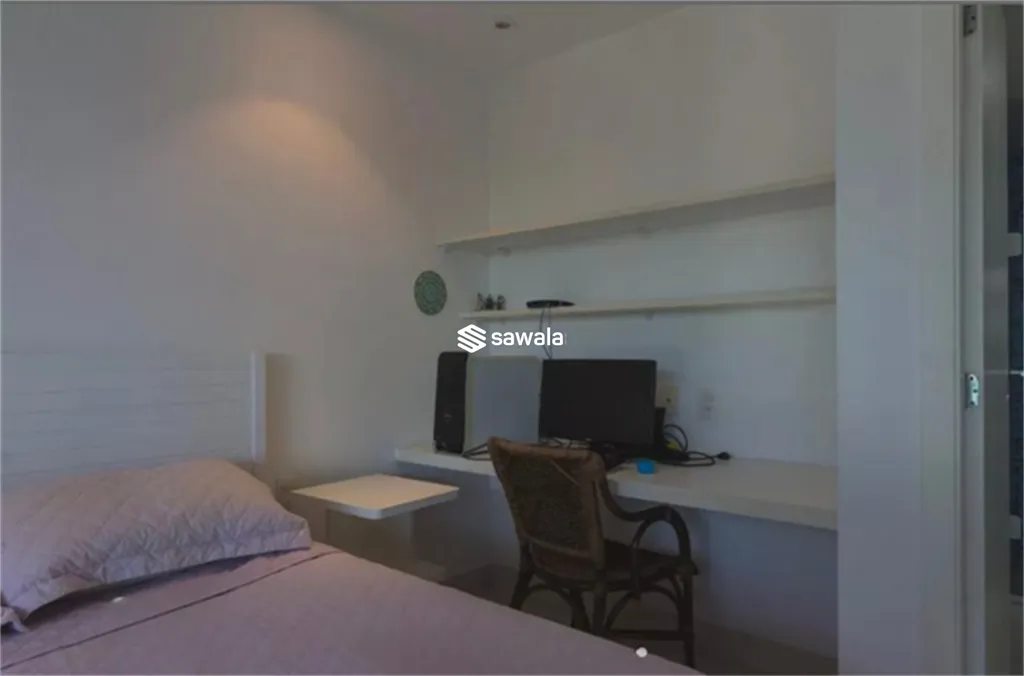 Apartment with 2 bedrooms and enclosed glass balcony — photo 7