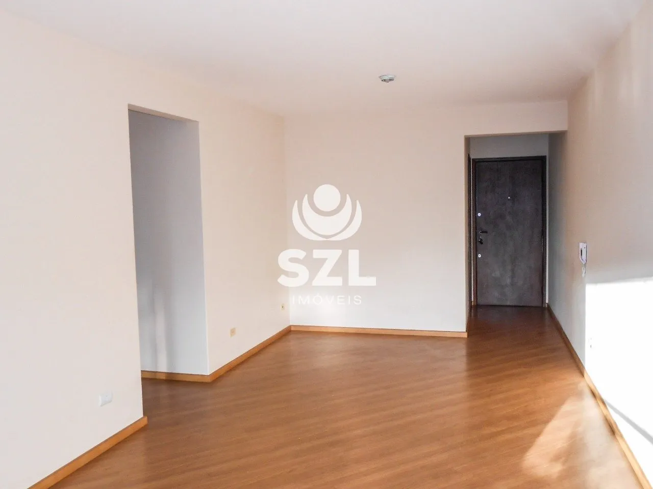 Apartment, 79 m², with wood or laminate floors — photo 8