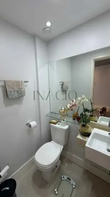 Furnished 4-bedroom apartment with enclosed balcony — photo 9