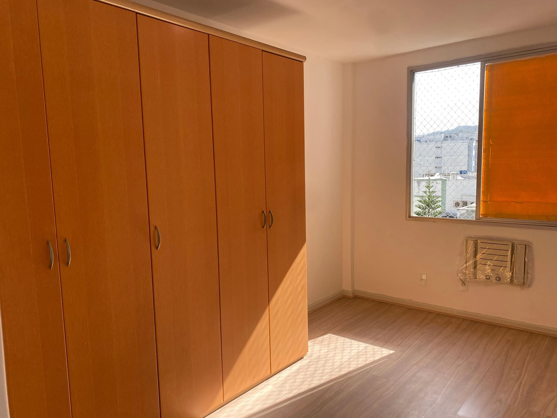 Apartment with 3 bedrooms and built-in wardrobes — photo 29