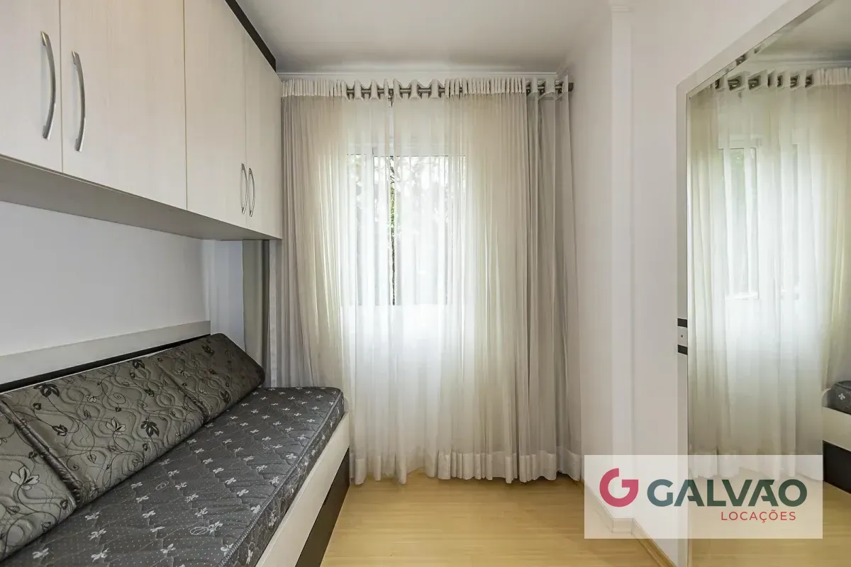 3-bedroom apartment in a building with a coworking space — photo 6