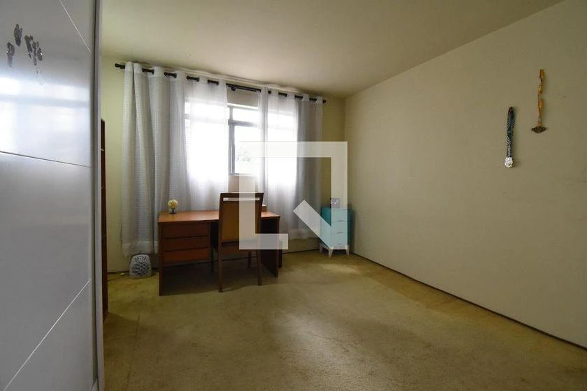 6-bedroom house with a washing machine in Curitiba — photo 37