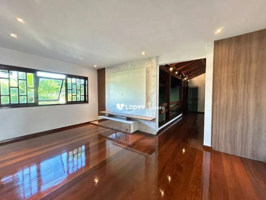 House with 5 en-suite bedrooms and an open gas kitchen — photo 26