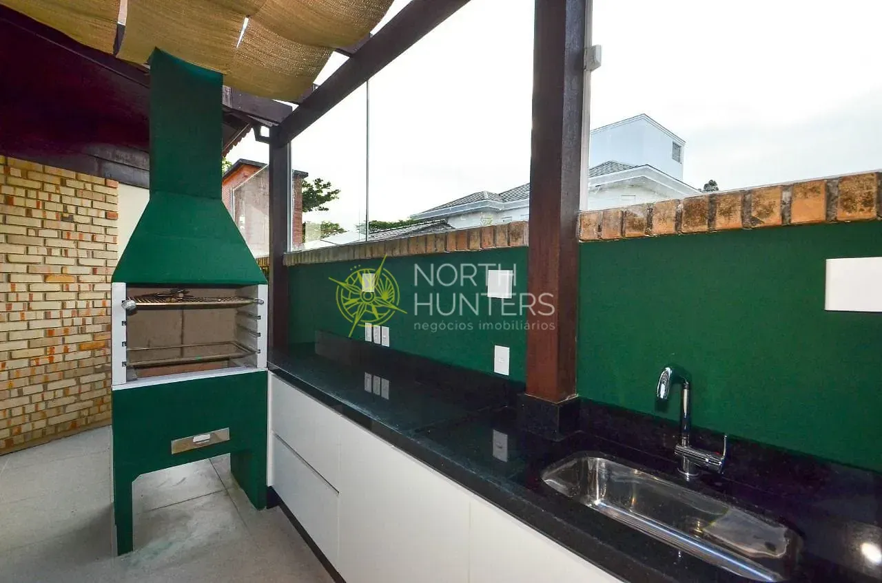 Casa mobiliada com cozinha integrada e fogão a gás — photo 18