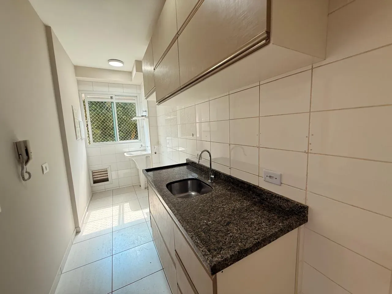 Apartment on the 4th floor with wood or laminate floors — photo 2