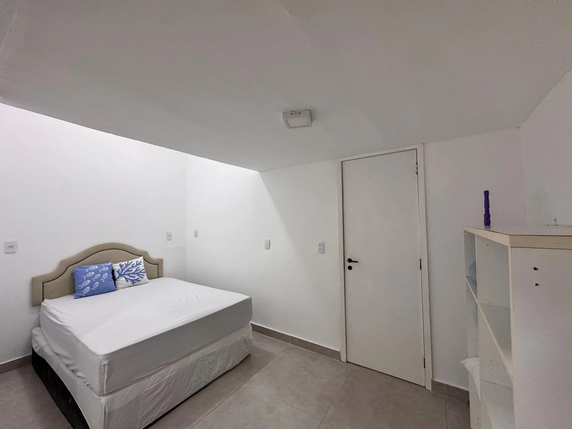 Washing machine in a one-bedroom house, 76 m² — photo 15