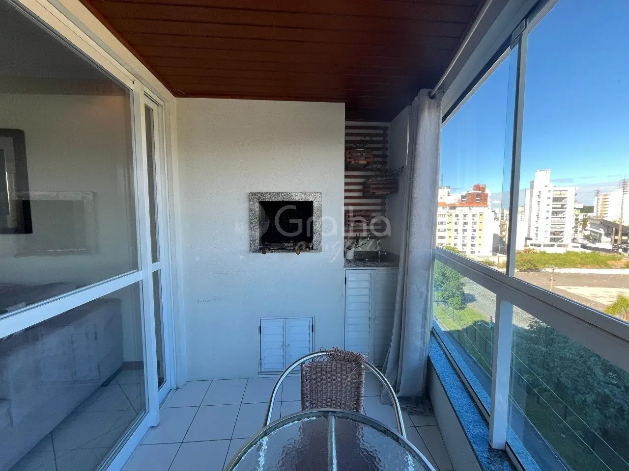 Apartamento amueblado de 2 dormitorios con parrilla en balcón — photo 13