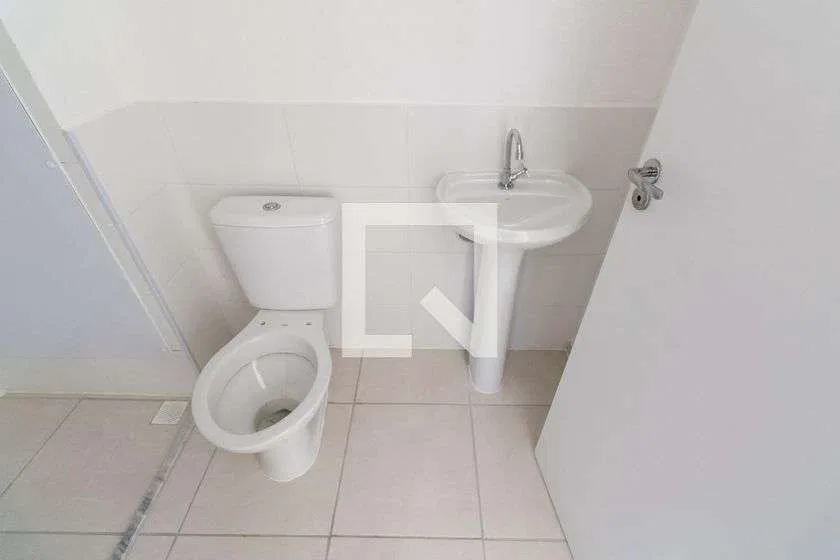 2-bedroom apartment in a building with a gym — photo 11
