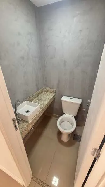One-bedroom apartment in a building with a sauna — photo 17