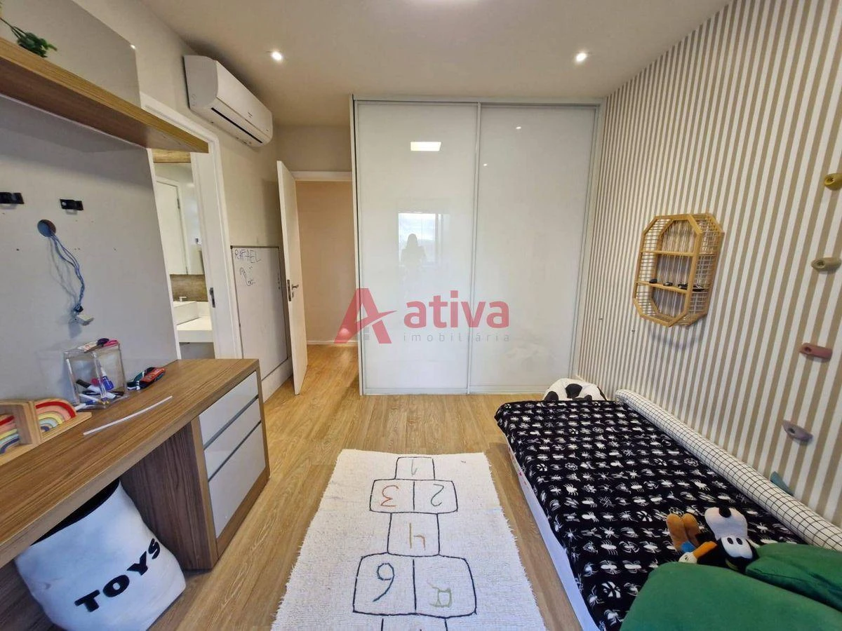 Furnished 4-bedroom apartment with gas open-plan kitchen — photo 22