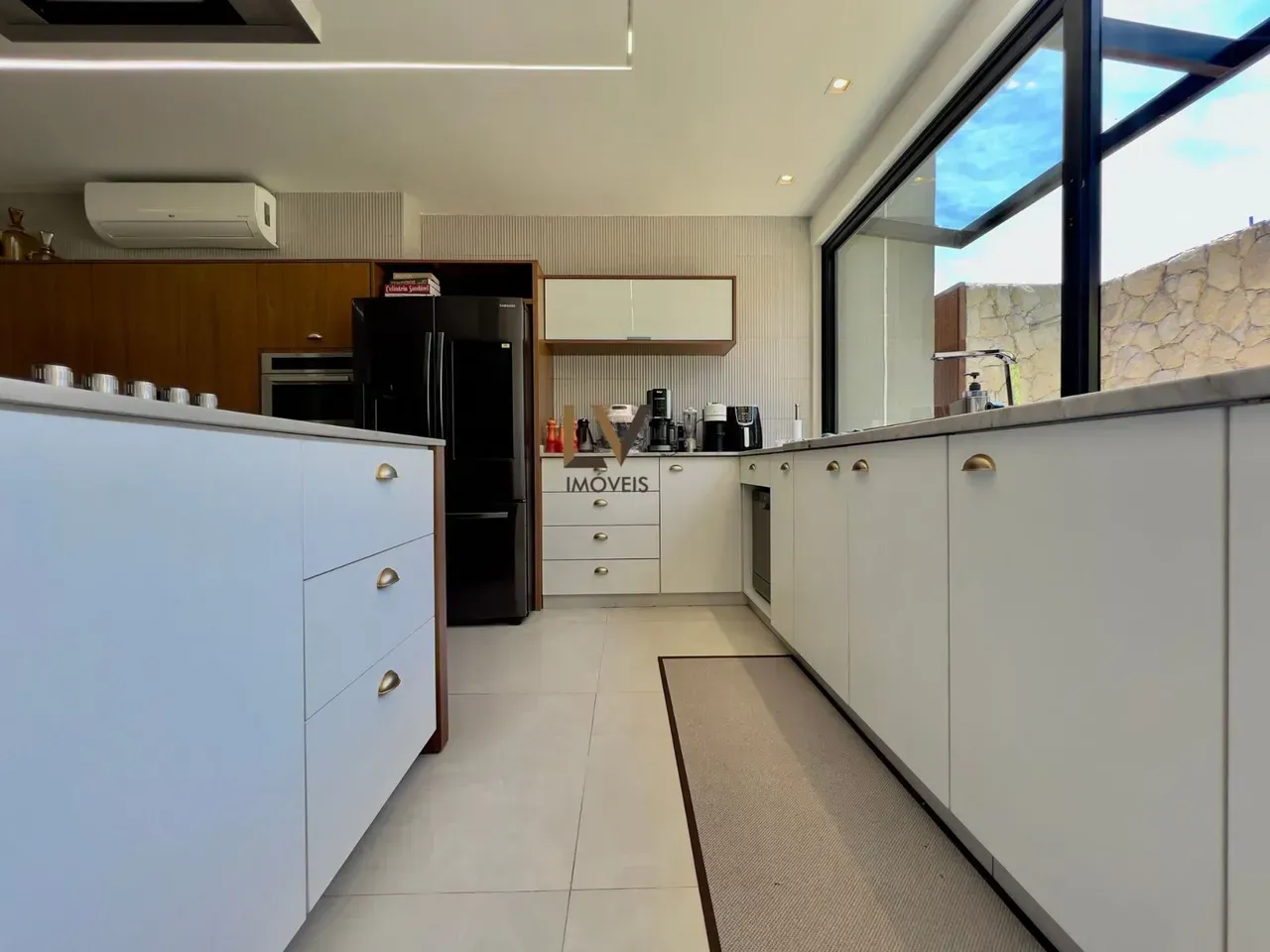 Furnished house with 800 m², 5 bedrooms and open-plan kitchen — photo 24
