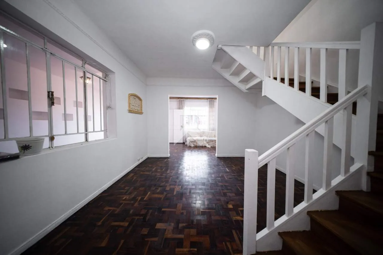 Rental house with laundry area and 5 bedrooms — photo 8