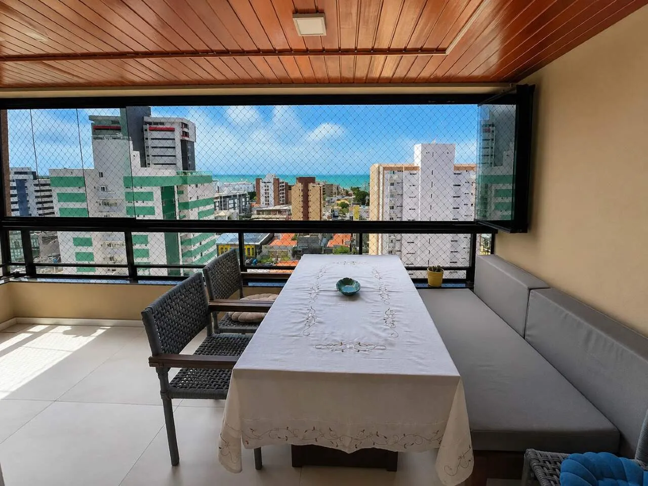 3-bedroom apartment with a water view in João Pessoa — photo 13
