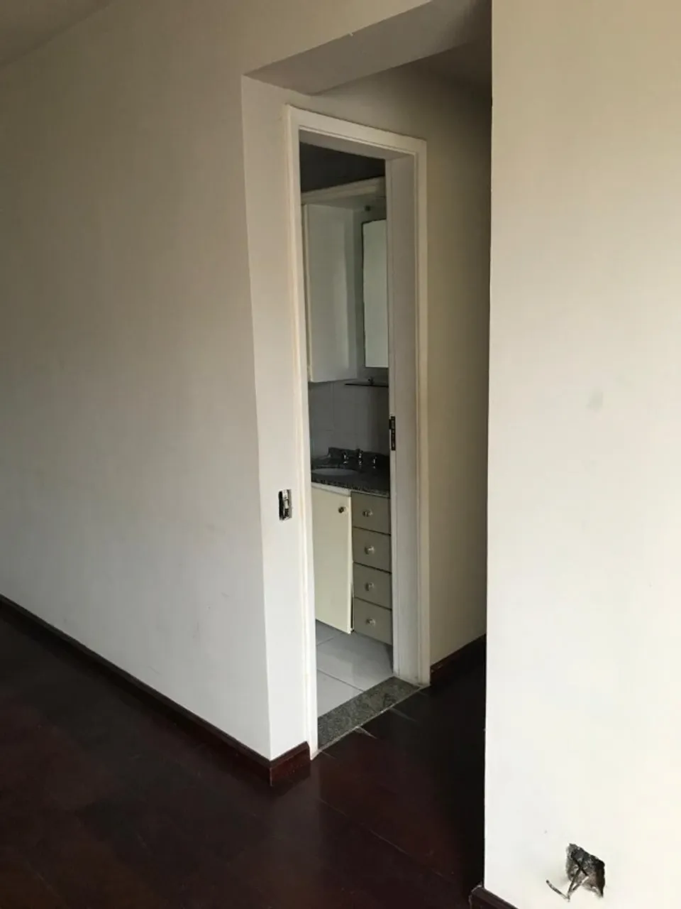 Apartamento para alugar com 2 quartos e varanda