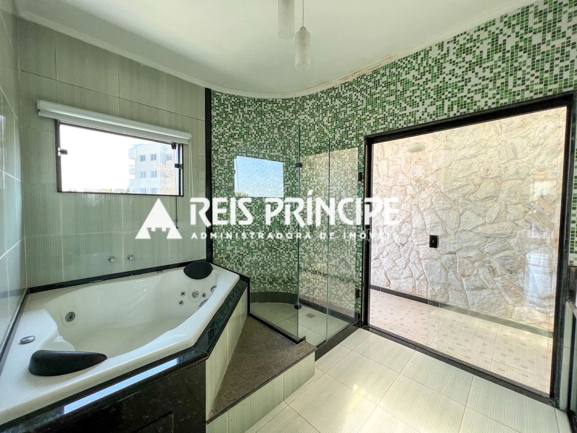 Casa duplex com 3 quartos e 5 banheiros e cozinha aberta — photo 22