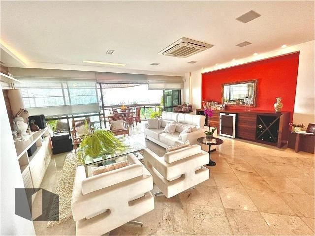 4-bedroom apartment with a bathtub in Rio de Janeiro