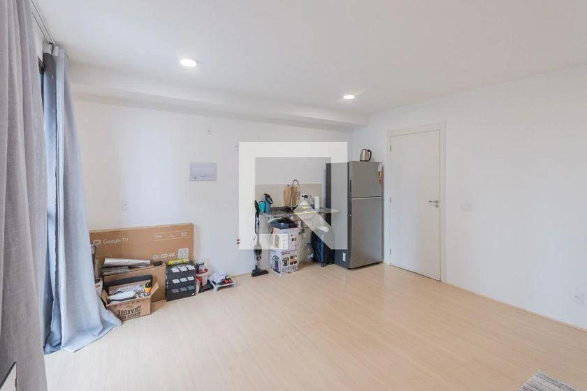 Apartamento de 1 dormitorio con balcón acristalado y 32 m² — photo 15