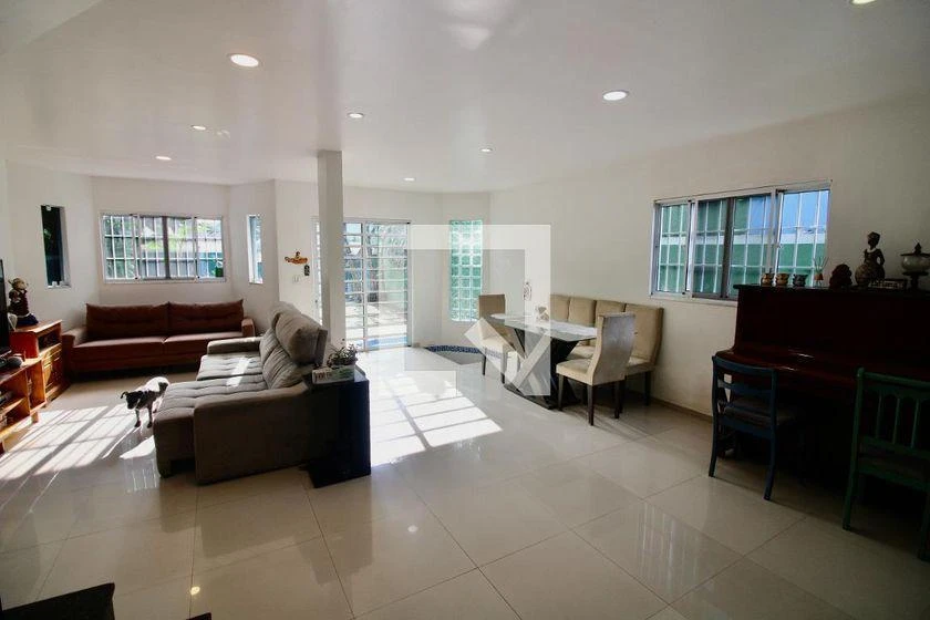 Casa para aluguel com 4 quartos e 340 m²