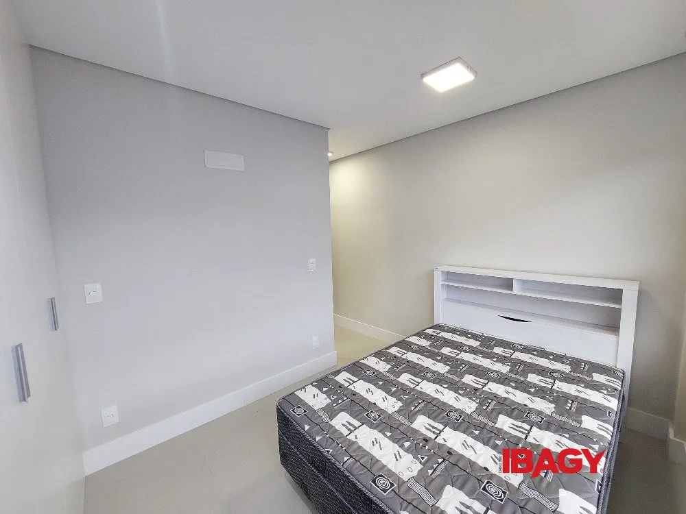 Apartamento de 1 dormitorio con cocina abierta — photo 13