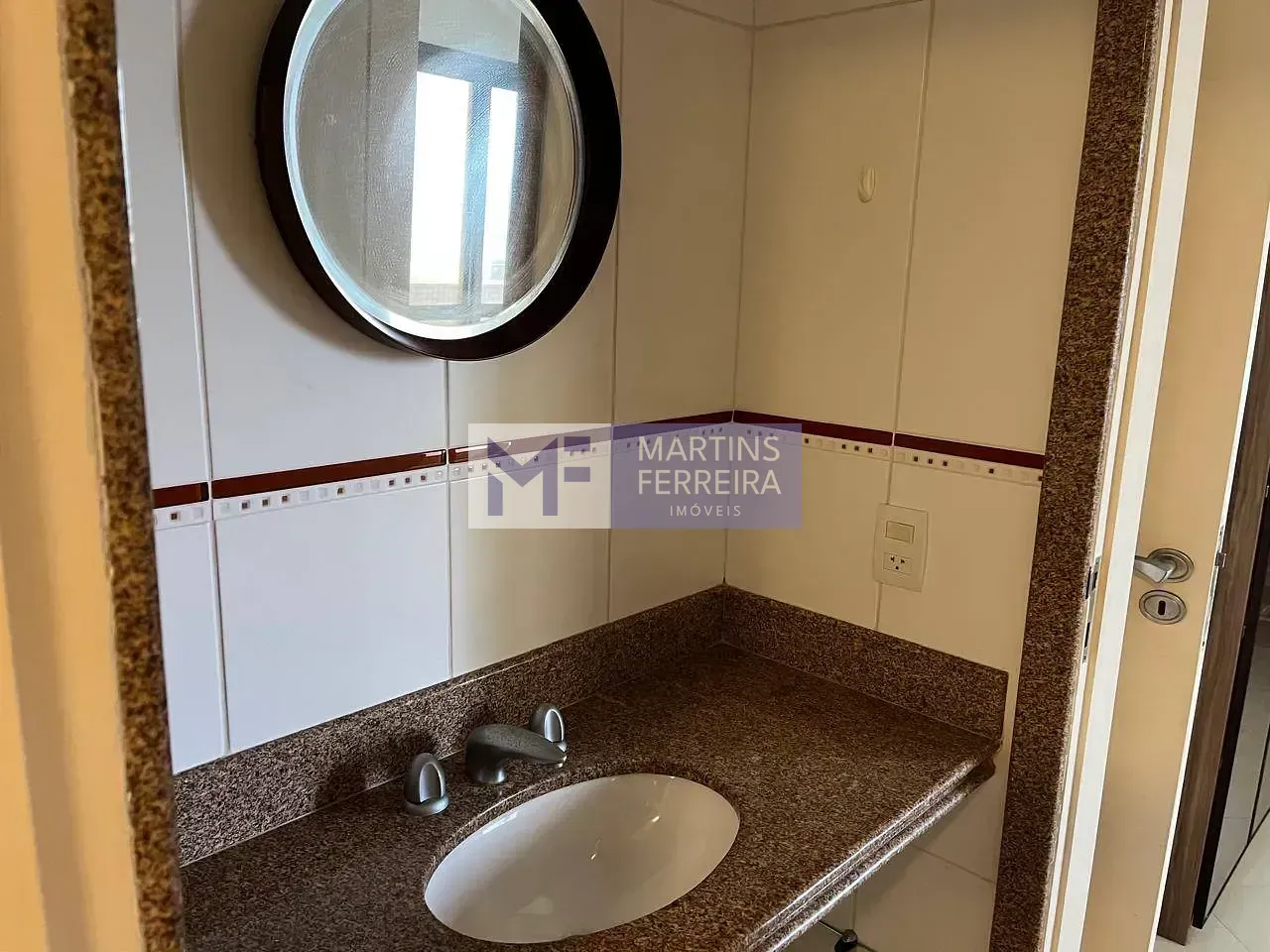 4 quartos e banheira: apartamento de 175 m² — photo 24