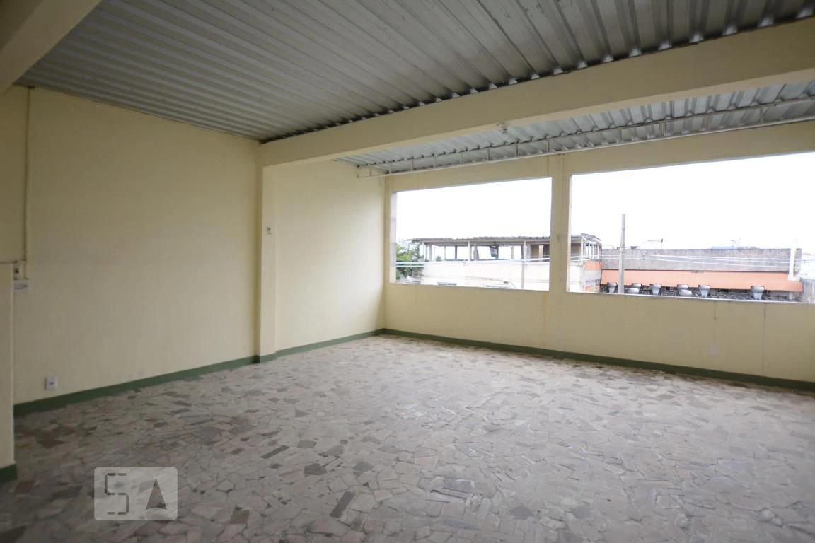 3-bedroom apartment with a glass-enclosed balcony — photo 30