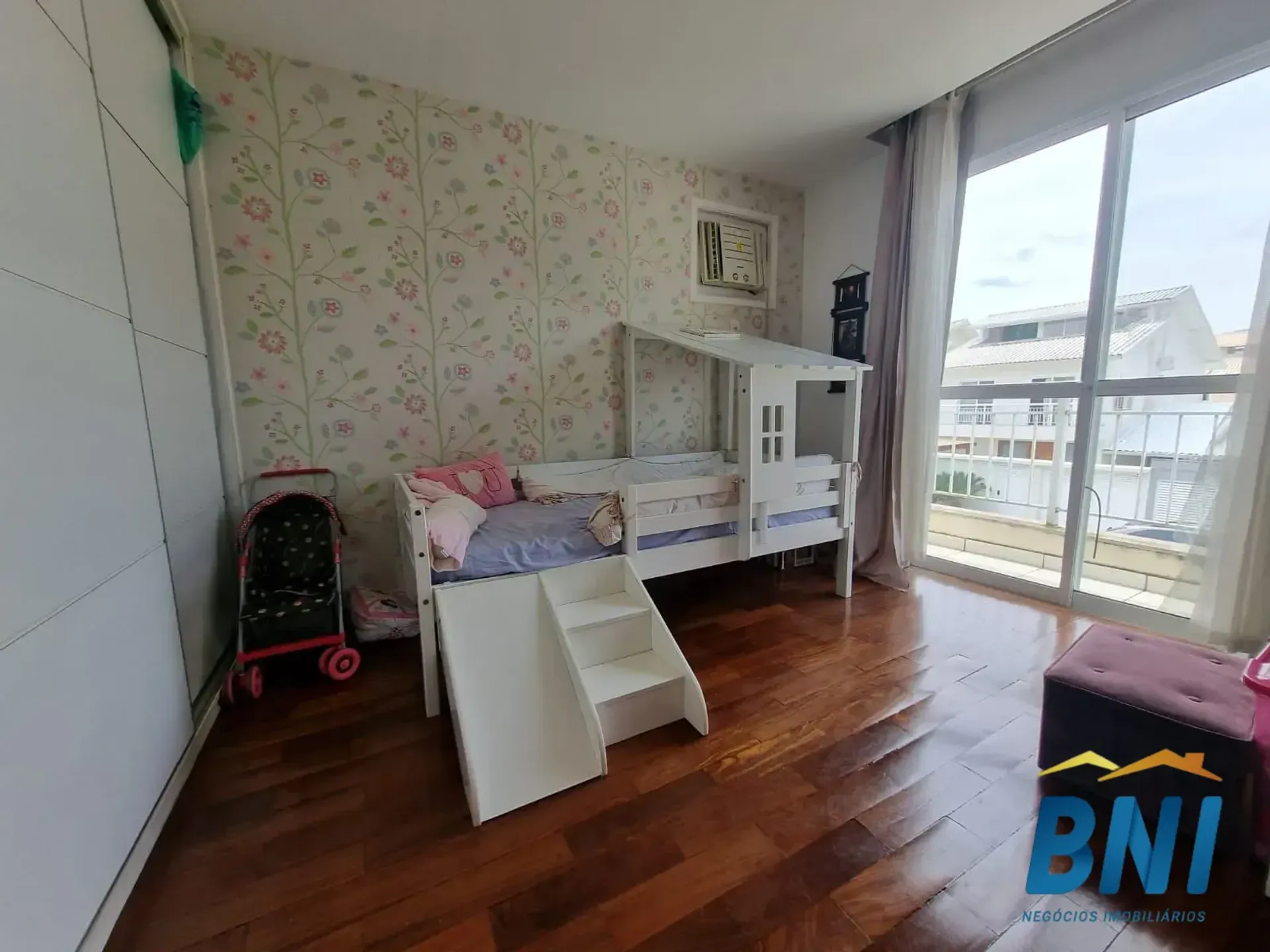 Home office in a 4-bedroom house, 226 m² — photo 7